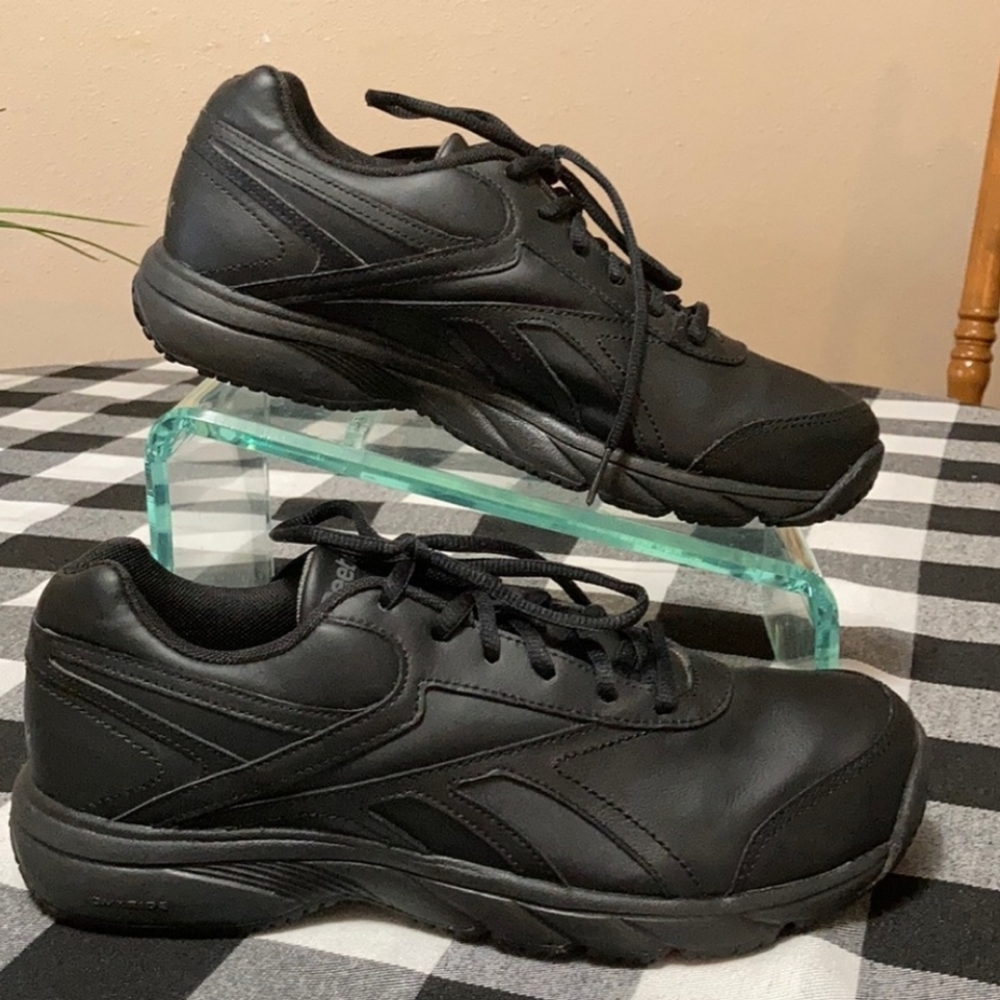 Reebok Black Leather Oil Slip Resistant Shoes size 8 NWOT